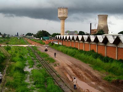 IMG_9881.JPG - Die Hauptstadt Lusaka. Ein Industriegebiet - für Afrika eher untypisch.