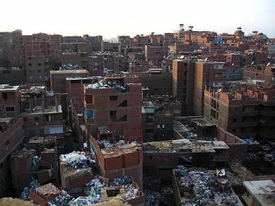 IMG_5983.JPG - Kairo, Ägypten. Die Müllstadt: Was wie Chaos und Dreck aussieht, ist ein Stadtviertel, das höchst profitabel Müll sammelt, sortiert, und die Rohstoffe in die ganze Welt verkauft