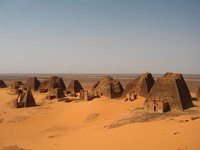 IMG_6874.JPG - Die Meroe Pyramiden auf dem Weg nach Khartoum, der Hauptstadt Sudans.